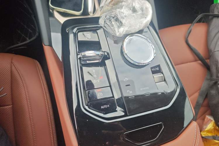 Used BMW 5 Series 2025 530Li Luxury Edition Premium Package Gear Lever