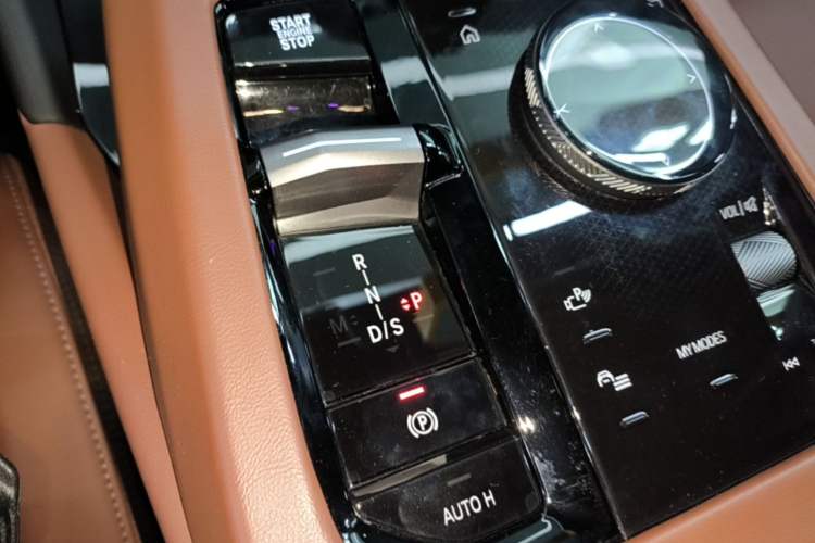Used BMW 5 Series 2025 525Li Luxury Package Gear Lever