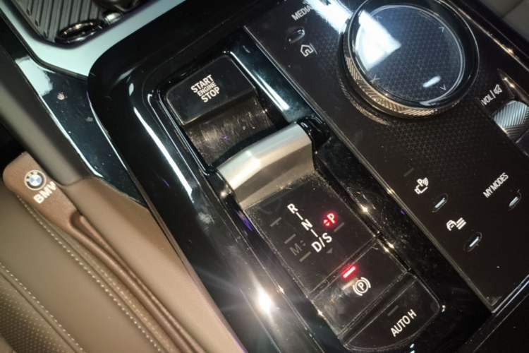 Used BMW 5 Series 2025 530Li Leading Model M Sport Package Gear Lever