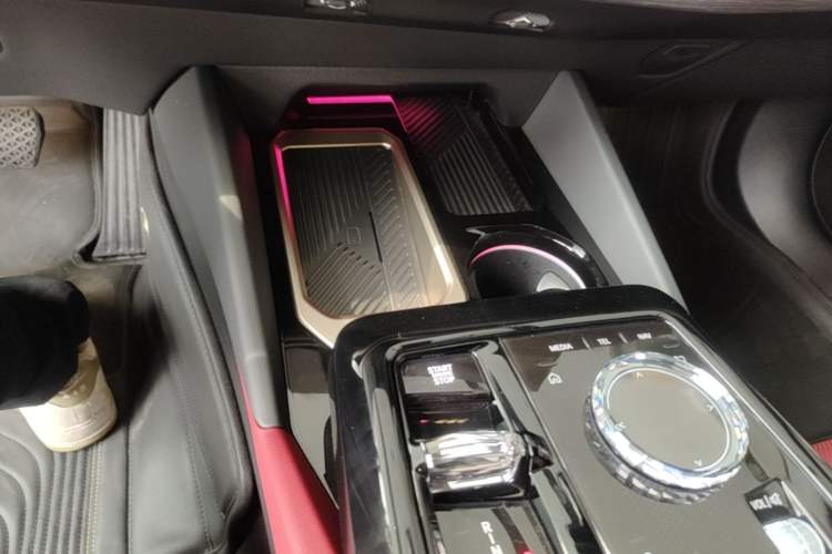 Used BMW 5 Series 2025 530Li Luxury Edition M Sport Package Gear Lever
