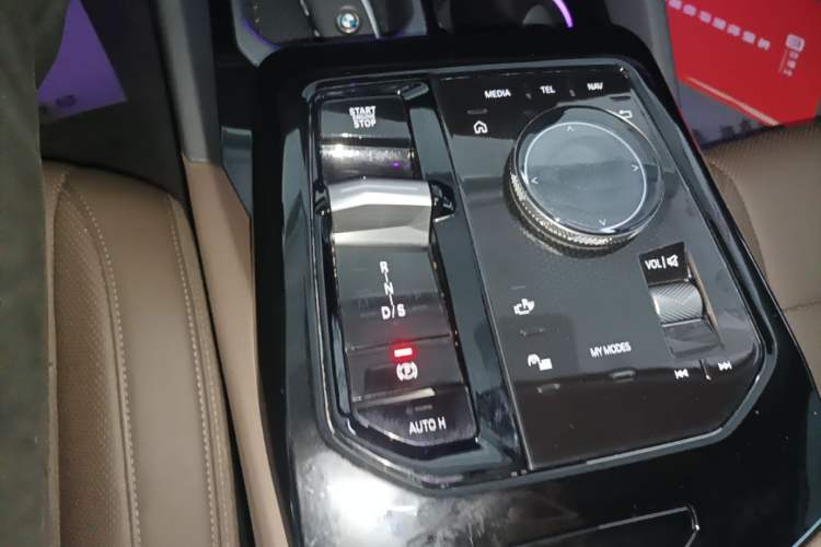 Used BMW 5 Series 2025 525Li M Sport Package Gear Lever