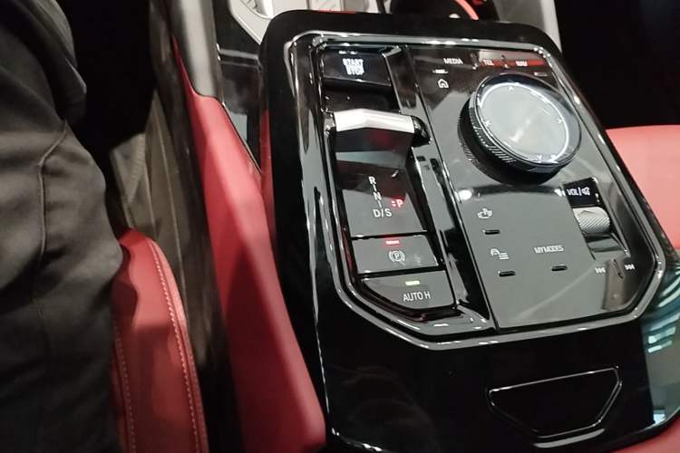 Used BMW 5 Series 2025 530Li Leading Model M Sport Package Gear Lever