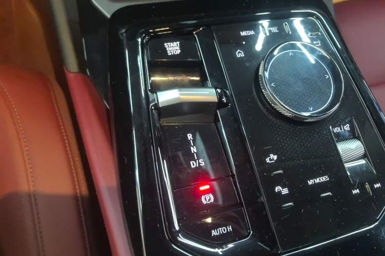 Used BMW 5 Series 2025 525Li M Sport Package Gear Lever