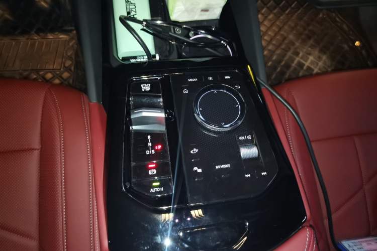 Used BMW 5 Series 2025 525Li M Sport Package Gear Lever