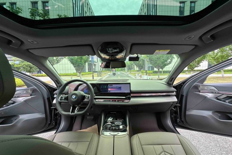 Used BMW 5 Series 2025 530Li Leading Model M Sport Package Headliner