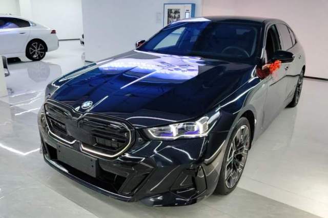 BMW 5 Series 2025 530Li Luxury Edition M Sport Package usado