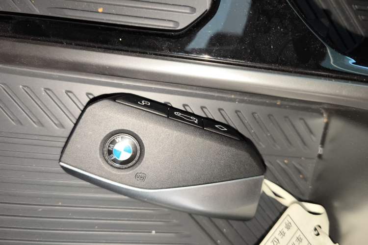 Used BMW 5 Series 2025 530Li Leading Model M Sport Package Interior 1