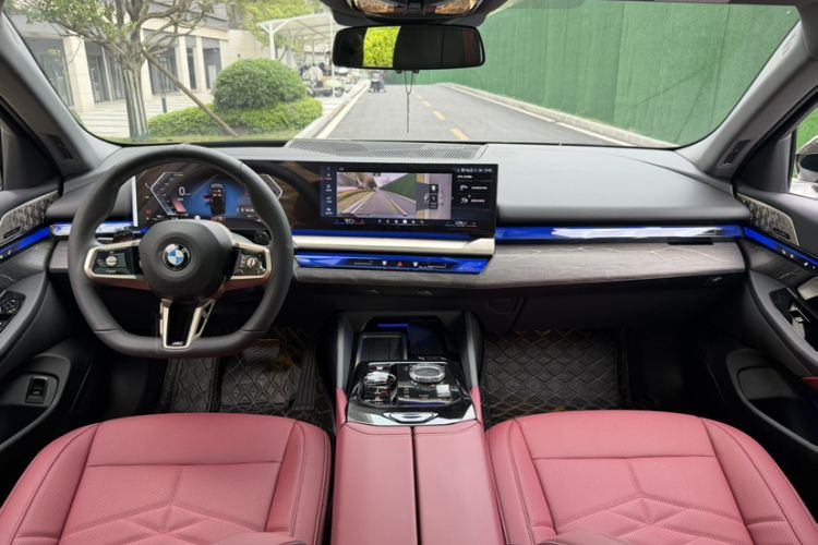 Used BMW 5 Series 2025 530Li Luxury Edition M Sport Package Interior 1