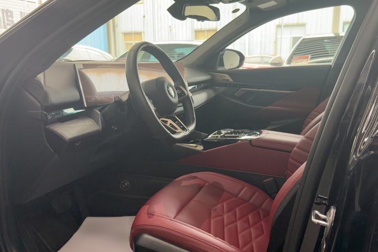 Used BMW 5 Series 2025 530Li Luxury Edition M Sport Package Interior 1