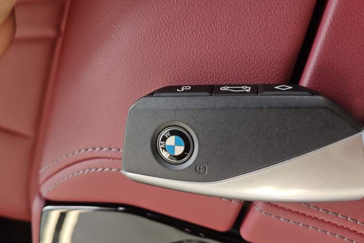Used BMW 5 Series 2025 530Li Luxury Edition M Sport Package Interior 1