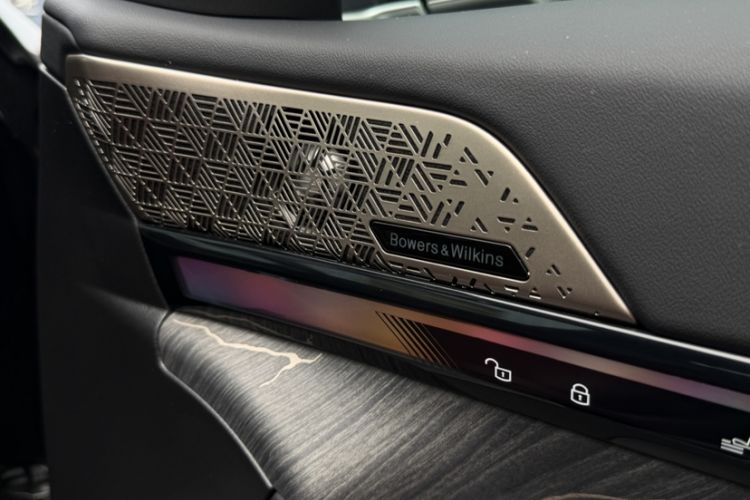 Used BMW 5 Series 2025 530Li Luxury Edition M Sport Package Interior 10