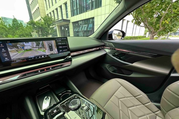 Used BMW 5 Series 2025 530Li Leading Model M Sport Package Interior 10