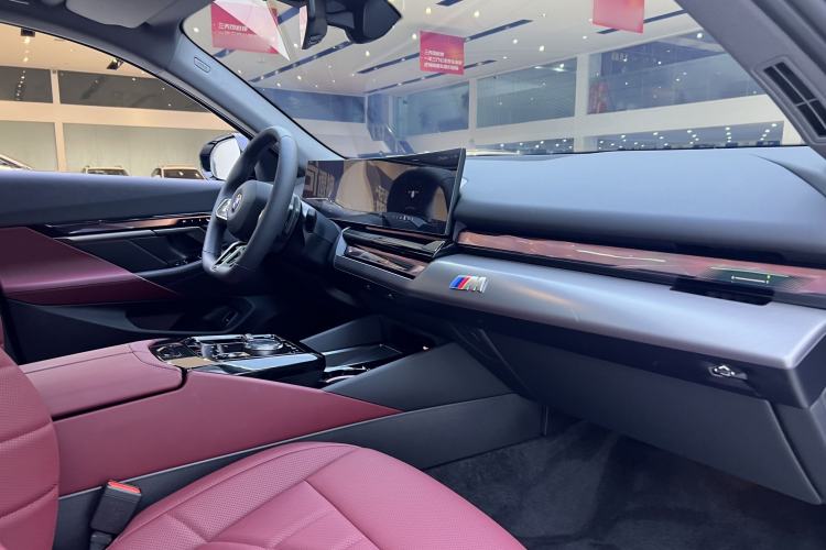 Used BMW 5 Series 2025 530Li Leading Model M Sport Package Interior 11