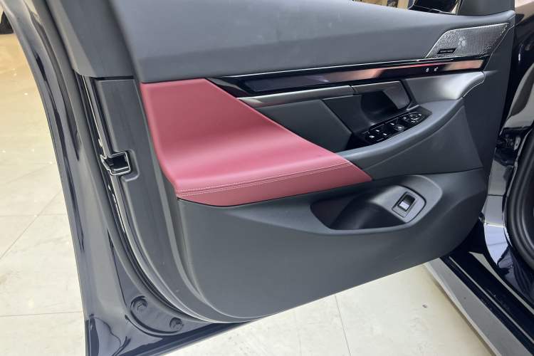Used BMW 5 Series 2025 530Li Leading Model M Sport Package Interior 12