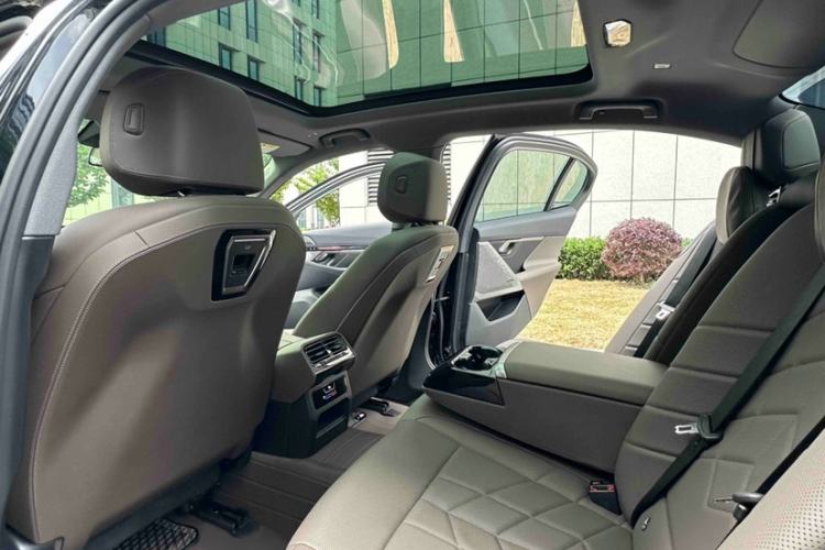 Used BMW 5 Series 2025 530Li Leading Model M Sport Package Interior 2