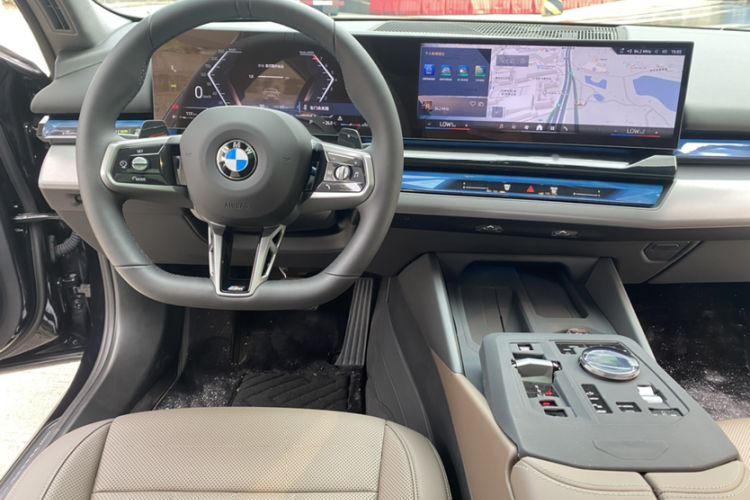 Used BMW 5 Series 2025 525Li M Sport Package Interior 3