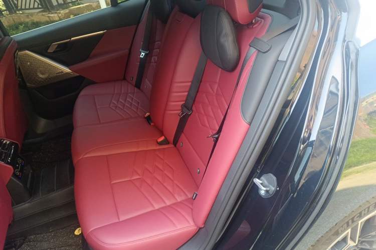 Used BMW 5 Series 2025 530Li Luxury Edition M Sport Package Interior 4