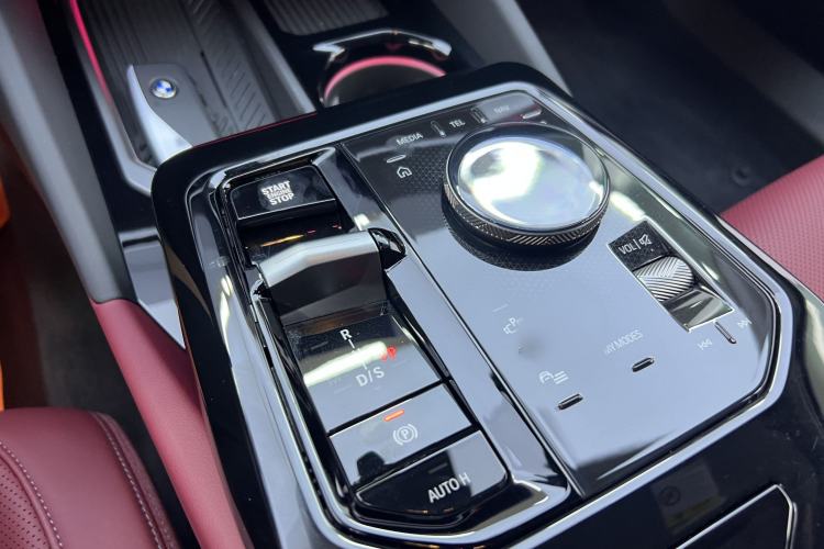 Used BMW 5 Series 2025 525Li M Sport Package Interior 4