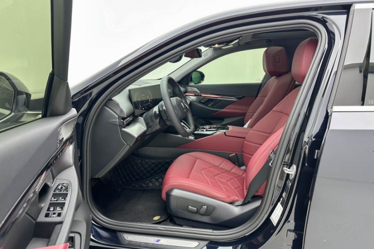 Used BMW 5 Series 2025 530Li Leading Model M Sport Package Interior 5
