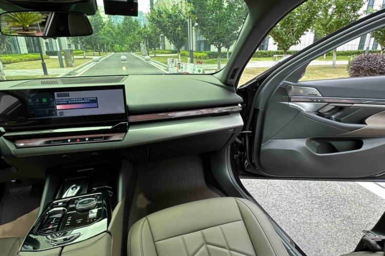 Used BMW 5 Series 2025 530Li Leading Model M Sport Package Interior 5