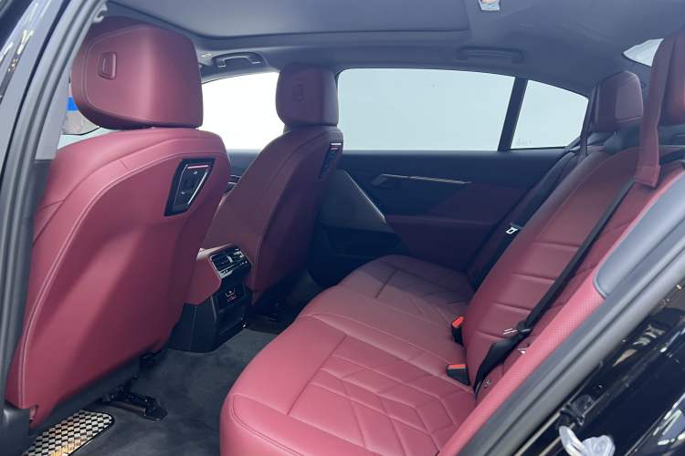 Used BMW 5 Series 2025 525Li M Sport Package Interior 6