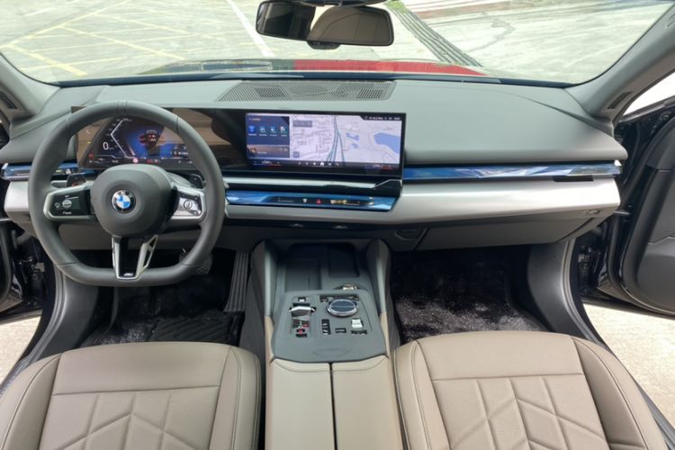 Used BMW 5 Series 2025 525Li M Sport Package Interior 7