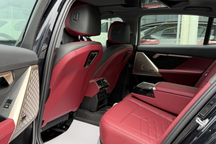Used BMW 5 Series 2025 530Li Luxury Edition M Sport Package Interior 8