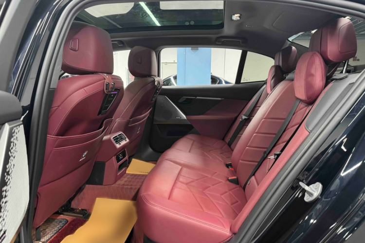 Used BMW 5 Series 2025 530Li Leading Model M Sport Package Interior 8