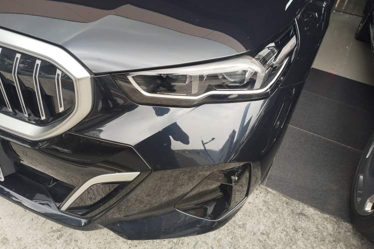 Used BMW 5 Series 2025 530Li Leading Model M Sport Package Left Front Headlight
