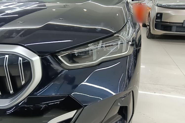 Used BMW 5 Series 2025 525Li M Sport Package Left Front Headlight