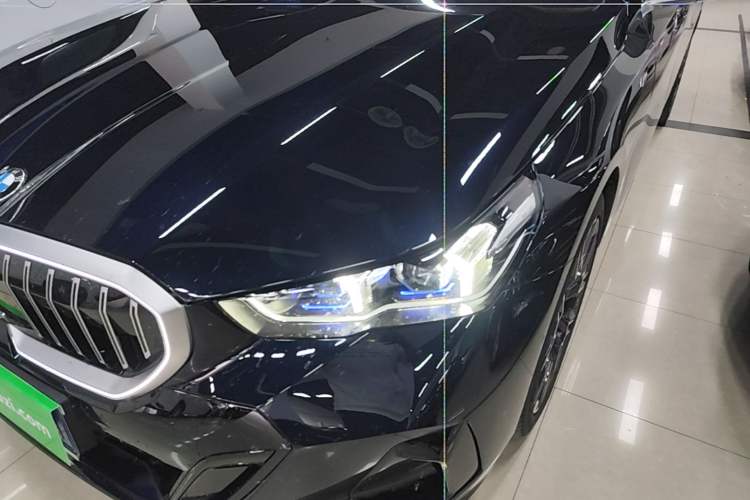 Used BMW 5 Series 2025 530Li Luxury Edition M Sport Package Left Front Headlight