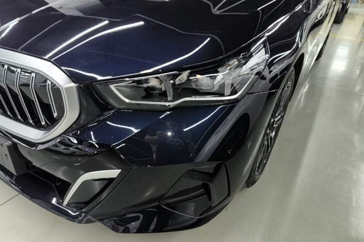 Used BMW 5 Series 2025 530Li Leading Model M Sport Package Left Front Headlight