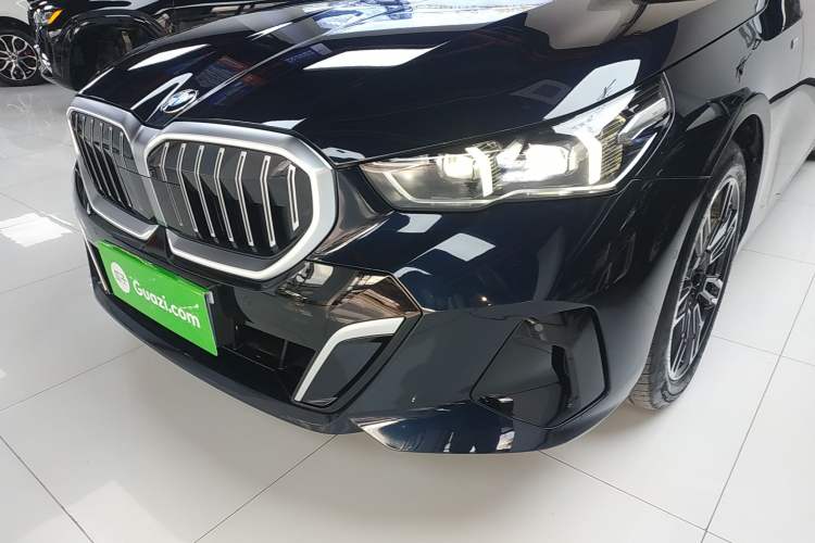 Used BMW 5 Series 2025 530Li Leading Model M Sport Package Left Front Headlight