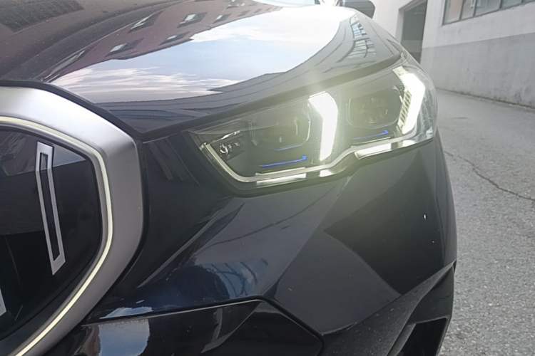Used BMW 5 Series 2025 530Li Luxury Edition M Sport Package Left Front Headlight