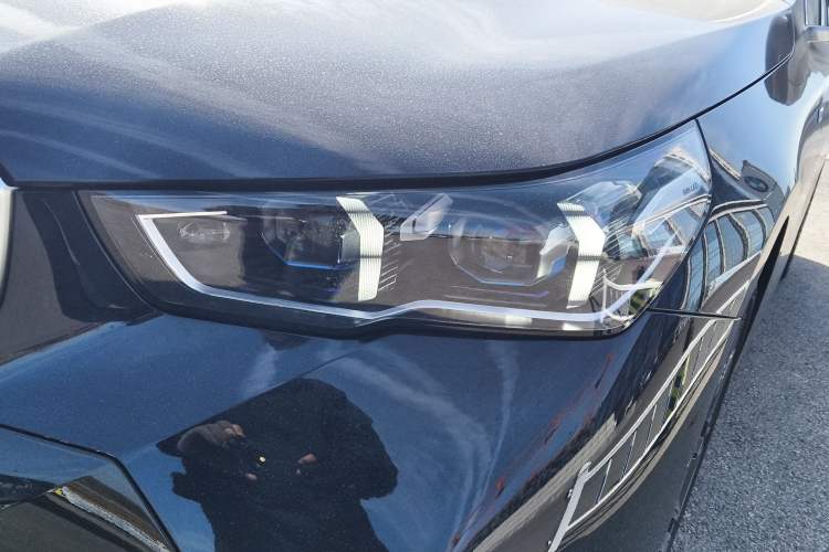 Used BMW 5 Series 2025 530Li Luxury Edition M Sport Package Left Front Headlight