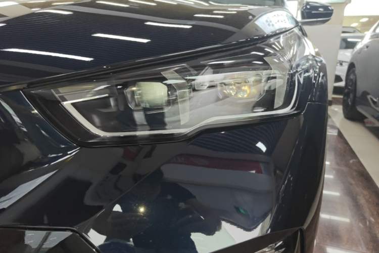Used BMW 5 Series 2025 530Li Leading Model M Sport Package Left Front Headlight