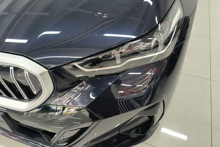 Used BMW 5 Series 2025 530Li Leading Model M Sport Package Left Front Headlight