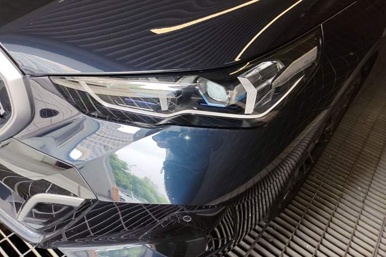 Used BMW 5 Series 2025 530Li Luxury Edition M Sport Package Left Front Headlight