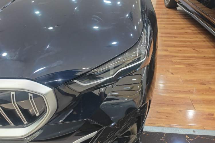 Used BMW 5 Series 2025 525Li M Sport Package Left Front Headlight