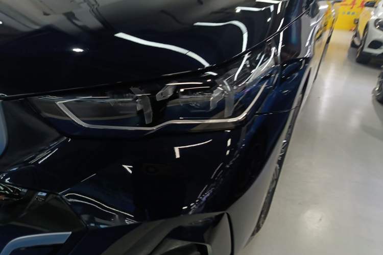 Used BMW 5 Series 2025 530Li Leading Model M Sport Package Left Front Headlight
