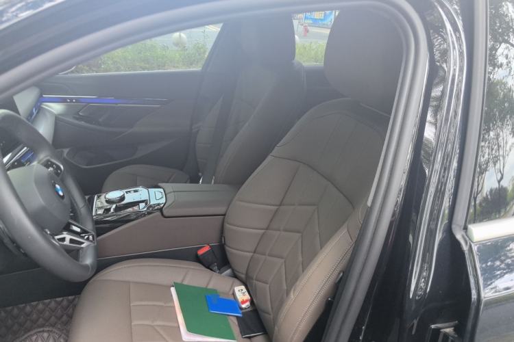 Used BMW 5 Series 2025 525Li M Sport Package Left Front Seat