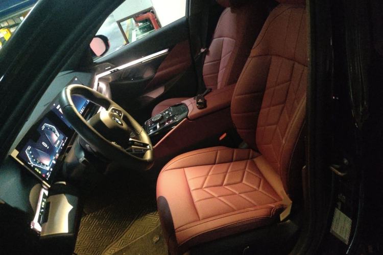 Used BMW 5 Series 2025 530Li Leading Model M Sport Package Left Front Seat
