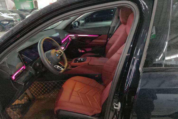 Used BMW 5 Series 2025 525Li M Sport Package Left Front Seat