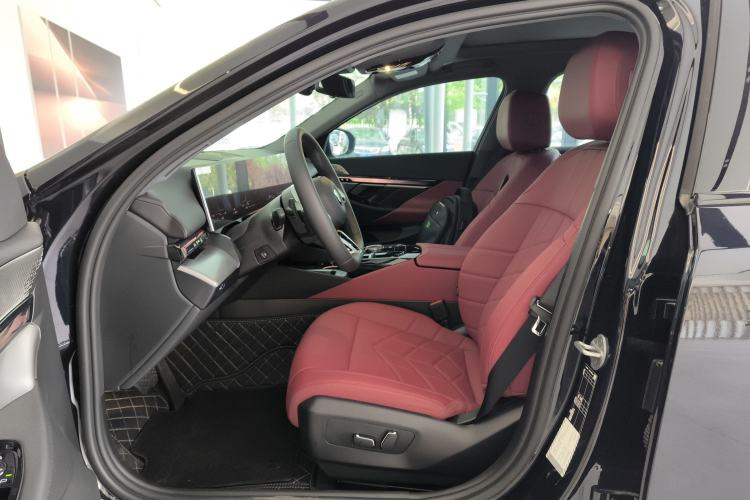 Used BMW 5 Series 2025 530Li Leading Model M Sport Package Left Front Seat