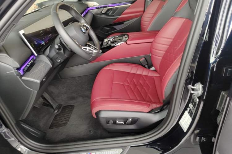 Used BMW 5 Series 2025 530Li Luxury Edition M Sport Package Left Front Seat