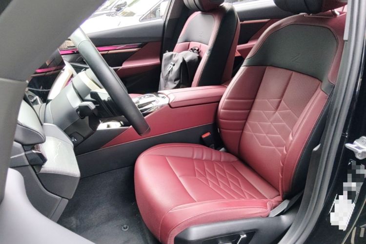 Used BMW 5 Series 2025 530Li Luxury Edition M Sport Package Left Front Seat