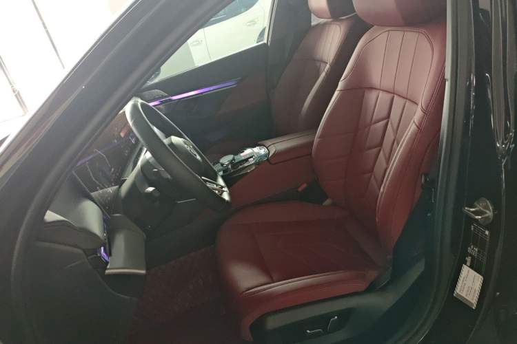 Used BMW 5 Series 2025 530Li Leading Model M Sport Package Left Front Seat