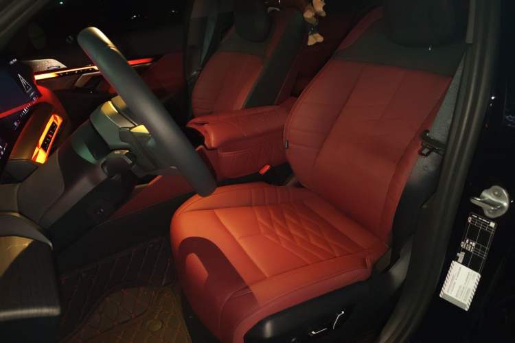 Used BMW 5 Series 2025 530Li Luxury Edition Premium Package Left Front Seat