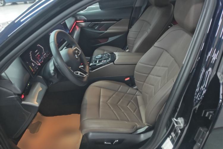 Used BMW 5 Series 2025 525Li M Sport Package Left Front Seat