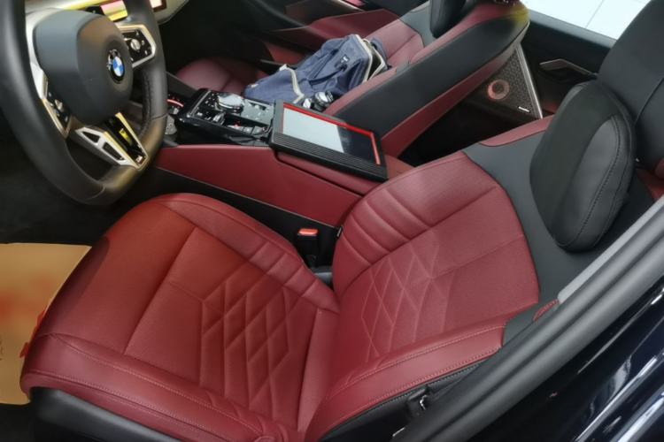 Used BMW 5 Series 2025 530Li Luxury Edition M Sport Package Left Front Seat
